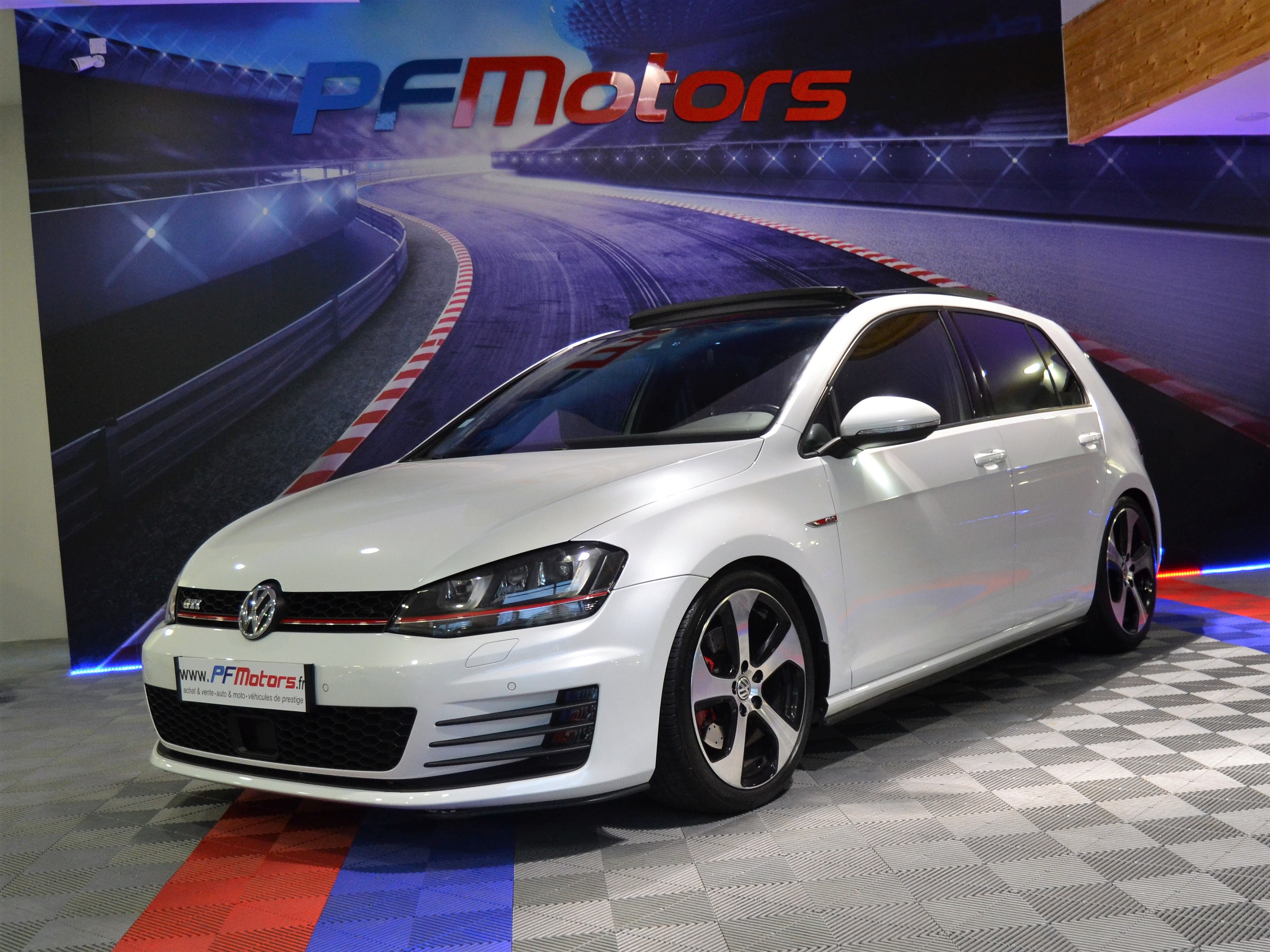 Volkswagen Golf 7 GTI 2.0 TSI 220 cv DSG - Pf Motors