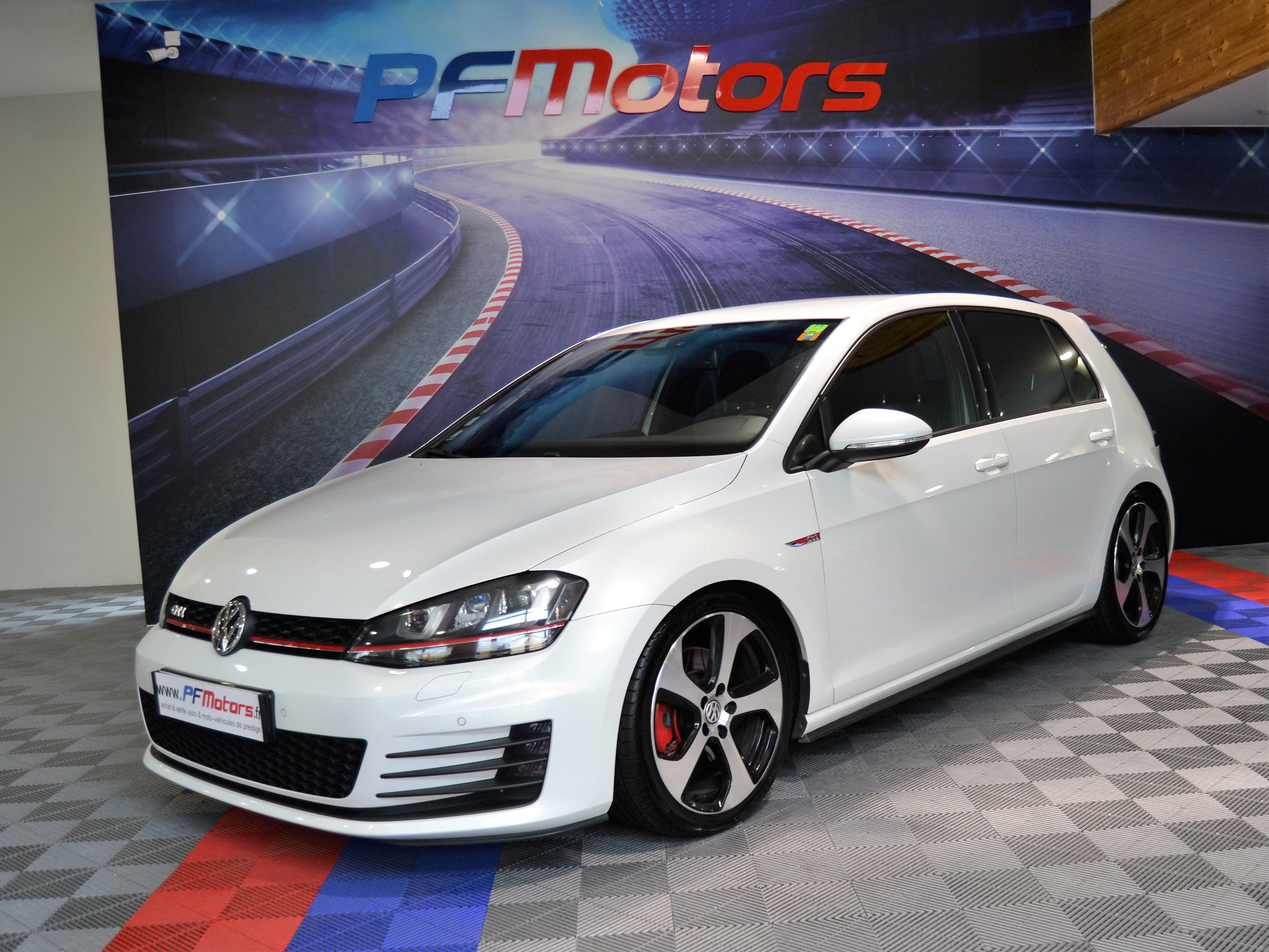 Volkswagen Golf 7 GTI 2.0 TSI 220 DSG GPS DCC Blanc nacré