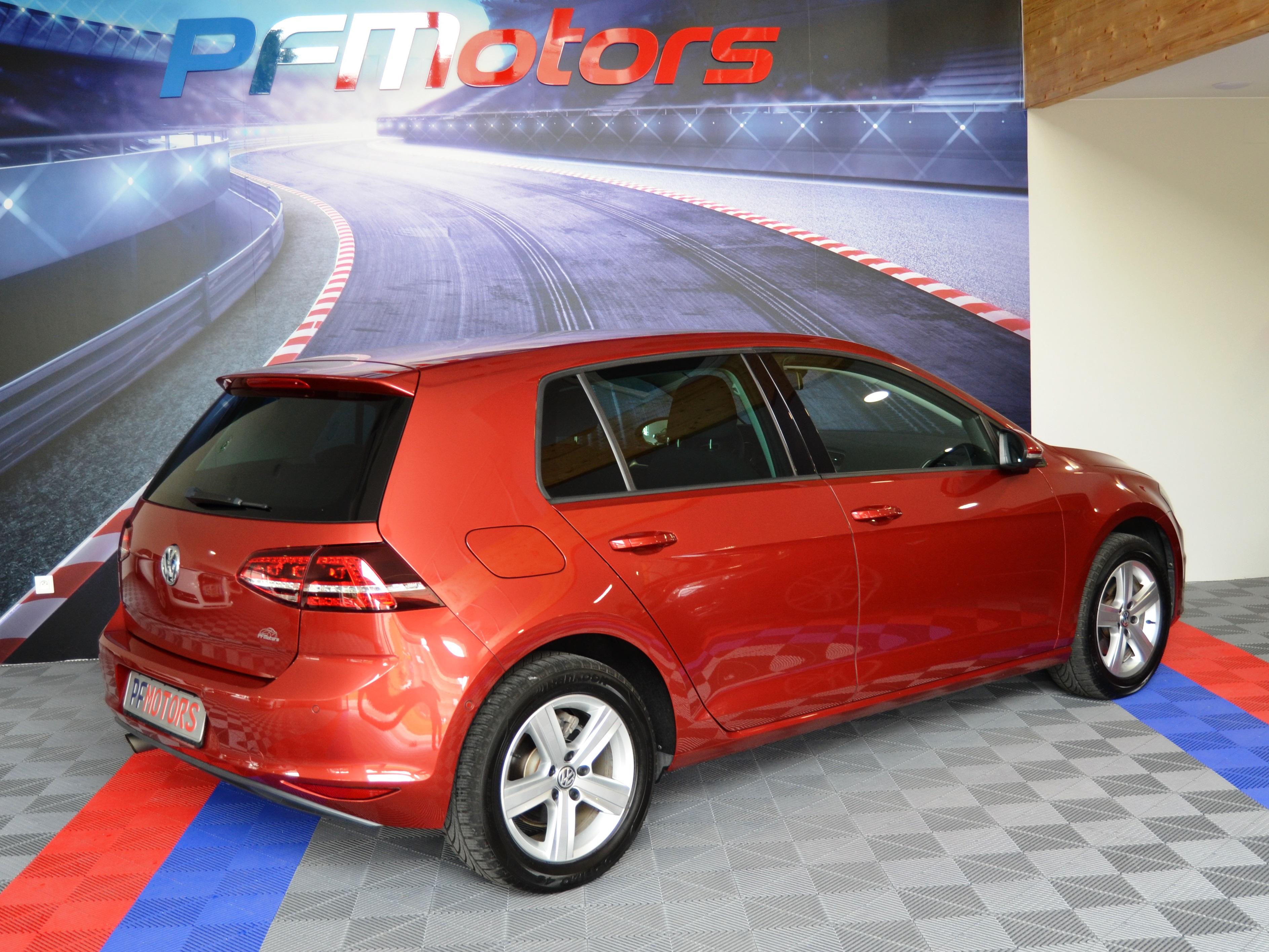 Volkswagen Golf 7 Confortline 1.2 TSI 105 DSG Pf Motors