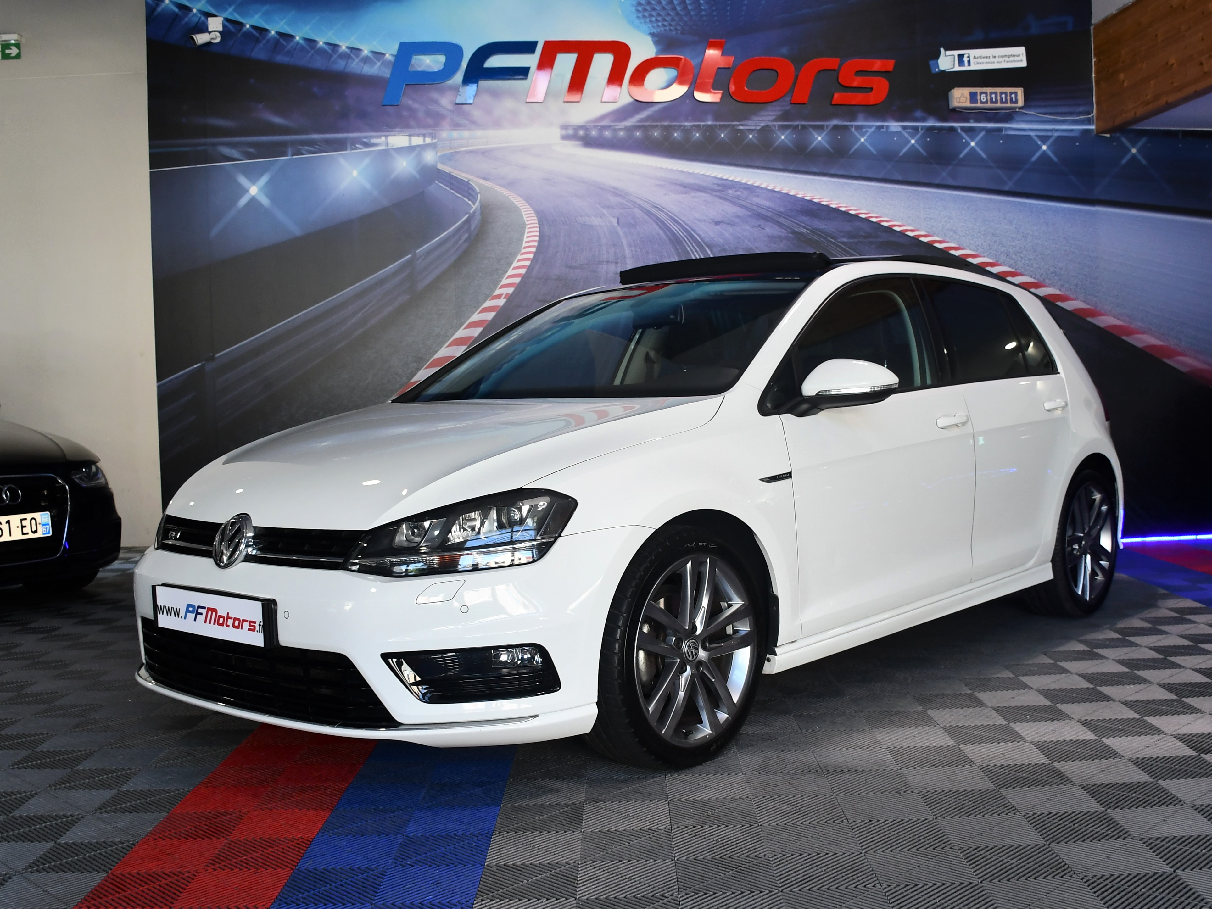 Volkswagen Golf 7 R-Line Lounge 1.6 TDI 110 DSG GPS TO Attelage Xénon JA 17  - Pf Motors