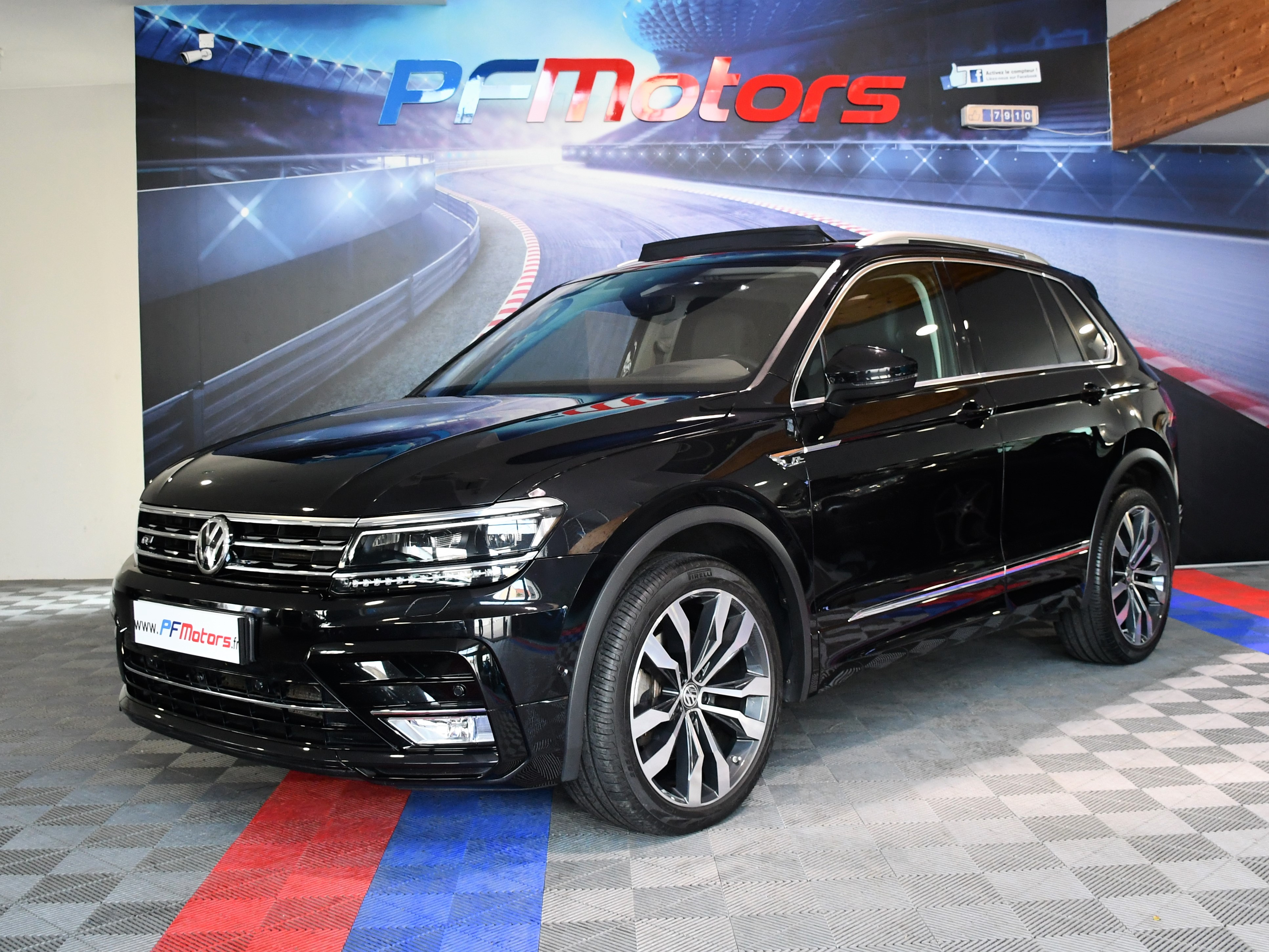 VOLKSWAGEN TIGUAN ALLSPACE vw-tiguan-allspace-r-line-noir-d