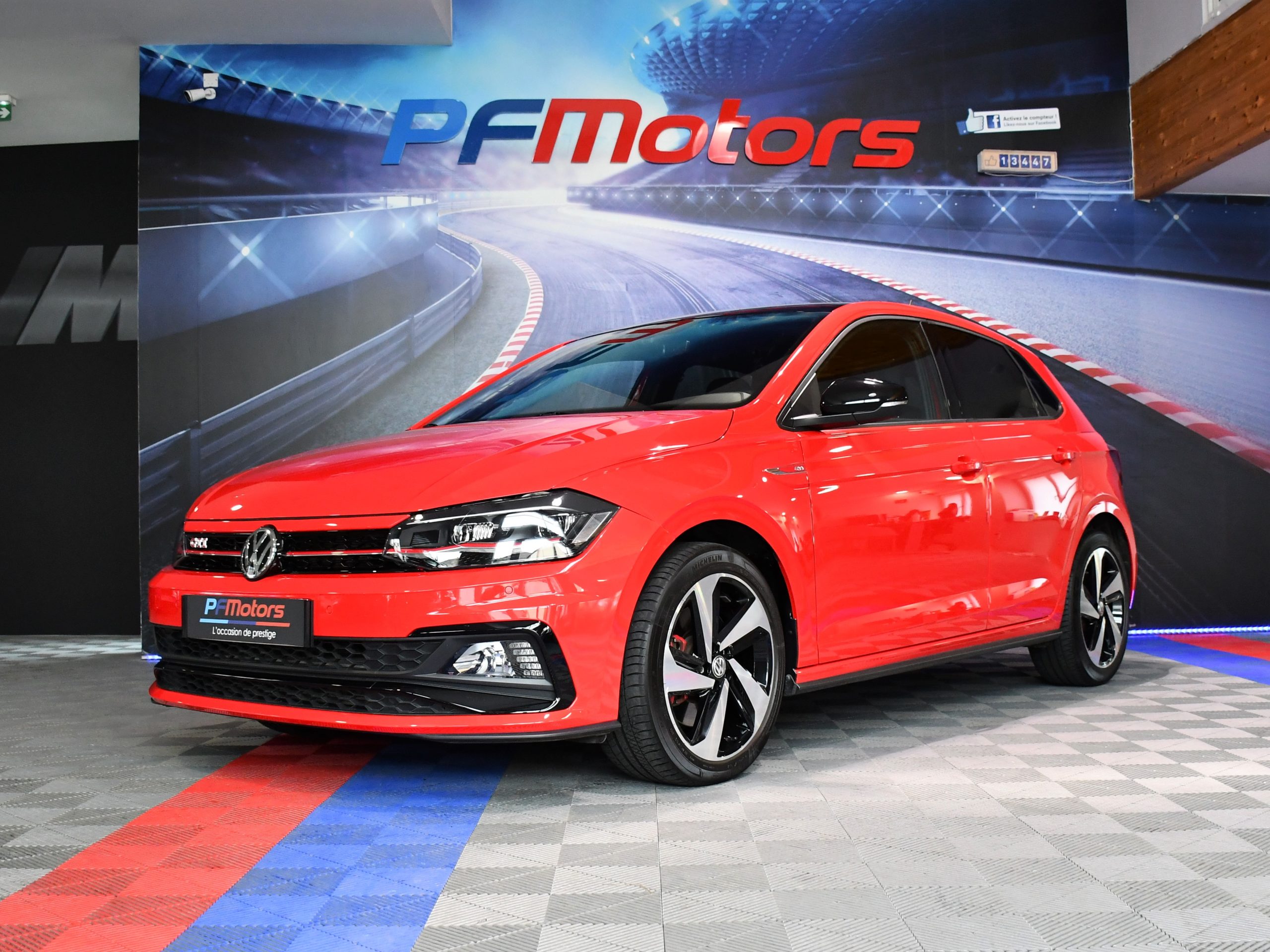 VOLKSWAGEN Polo VI 2.0 TSI 200 CV GTI DSG6 COCKPIT TOIT OUVRANT CAMERA  KEYLESS CARPLAY ACC GPS REGULATEUR ALU 17″ 1ERE MAIN!!!