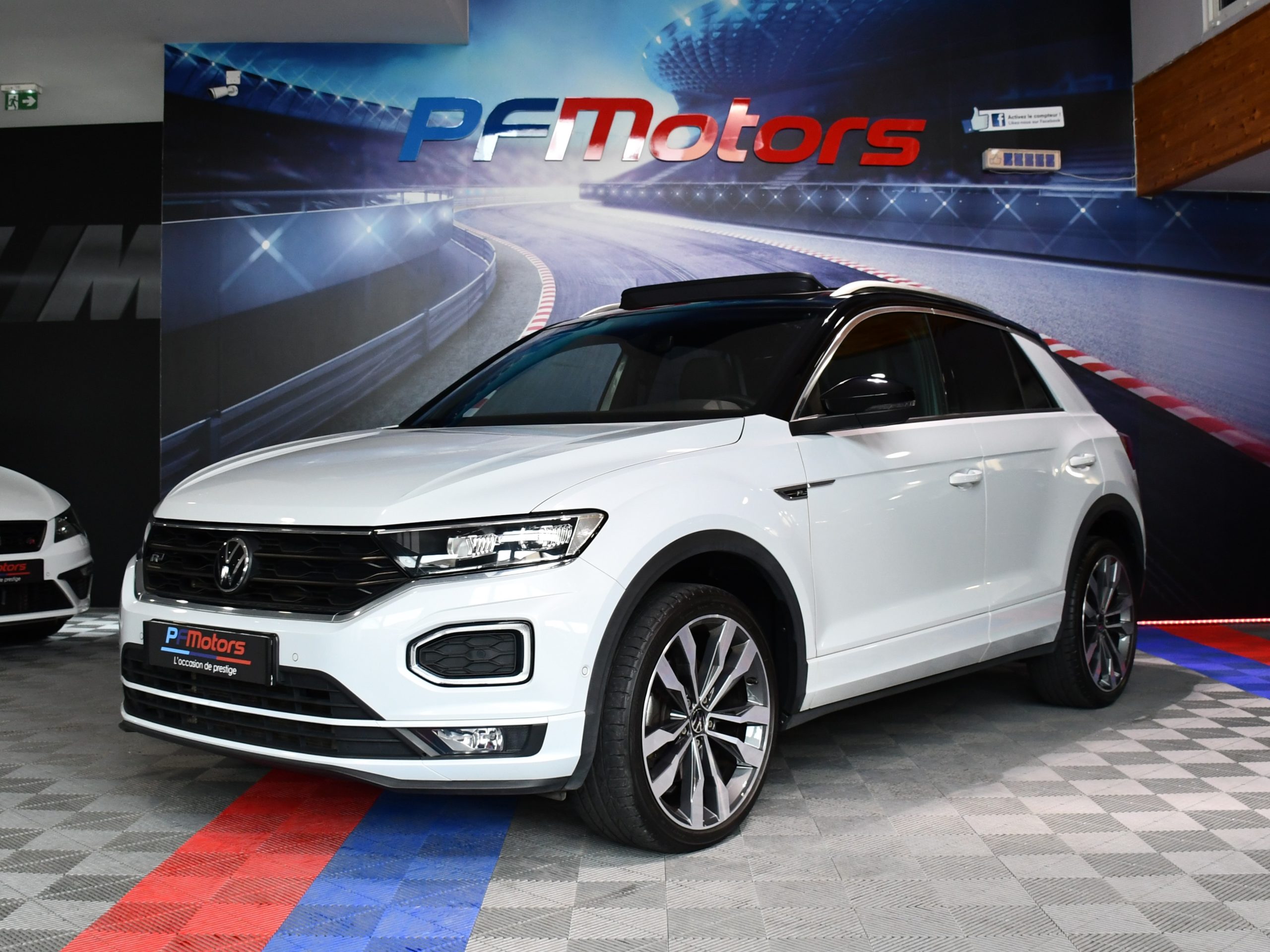 Volkswagen T-Roc R-Line 2.0 TDI 150 DSG 4Motion GPS Virtual Mode TO ACC DCC  Beats Hayon JA 19 Garantie Vw 31/01/2024 ou 90.000 km - Pf Motors